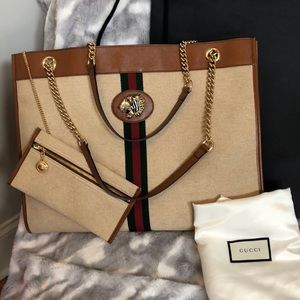 100% Authentic NWT GUCCI tote with pouch